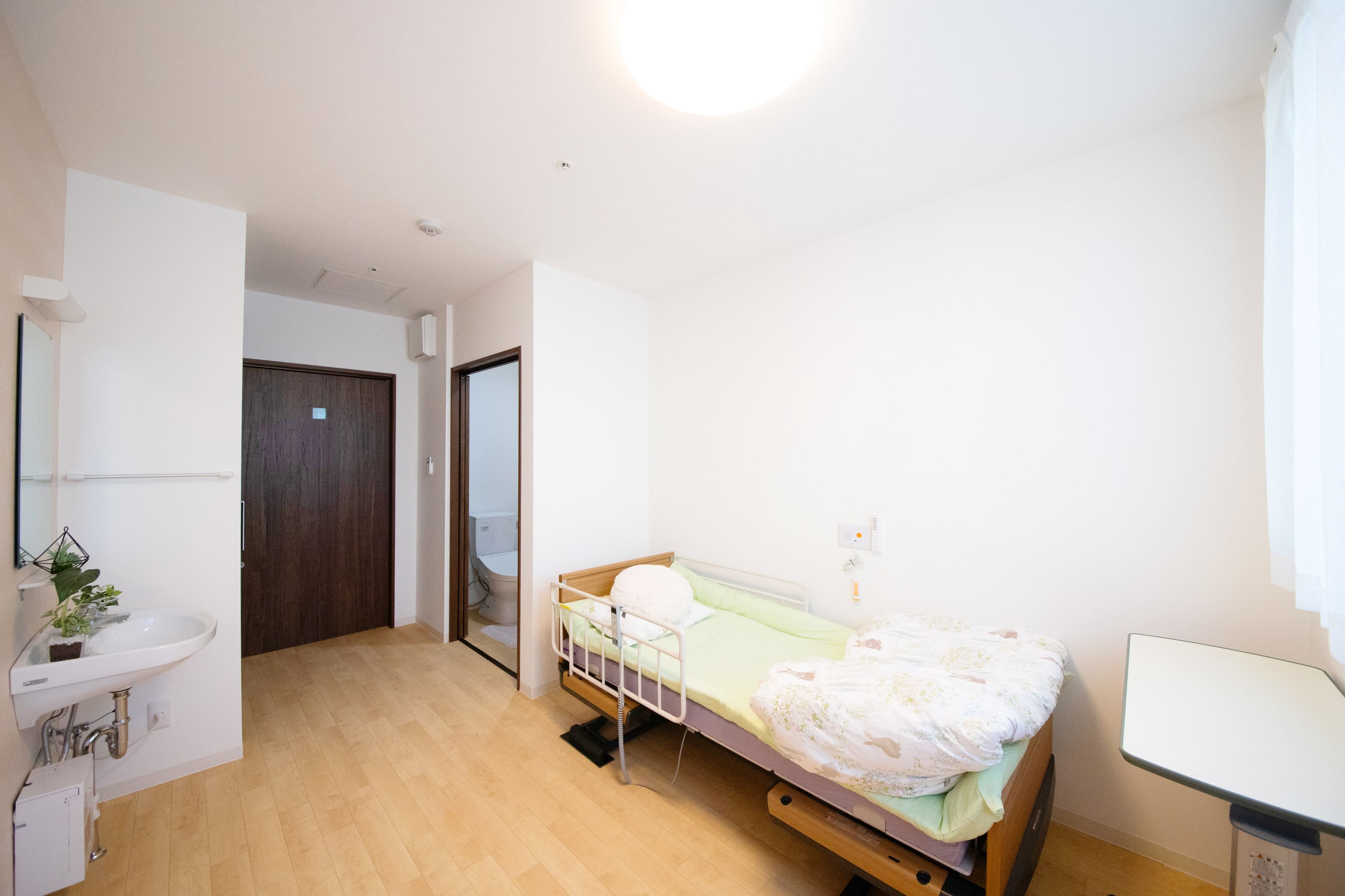 施設のエントランス